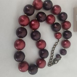 Necklace short choker clasp maroon dark lite